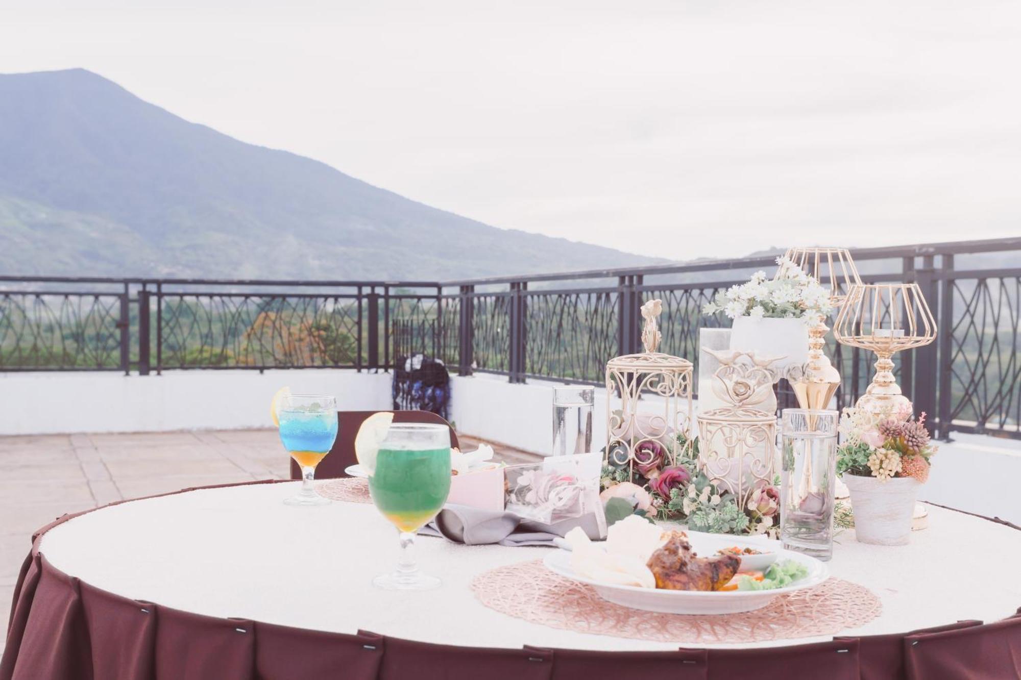 Fahira Hotel Syariah Букиттинги Экстерьер фото