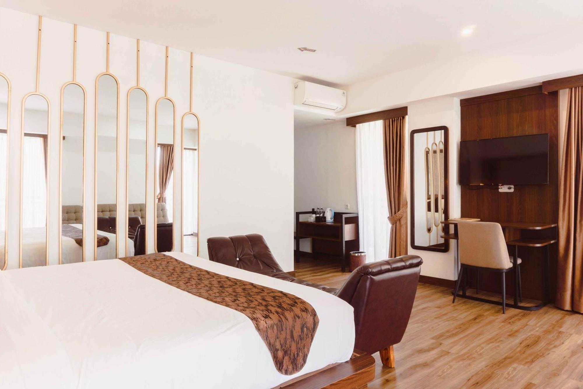Fahira Hotel Syariah Букиттинги Экстерьер фото