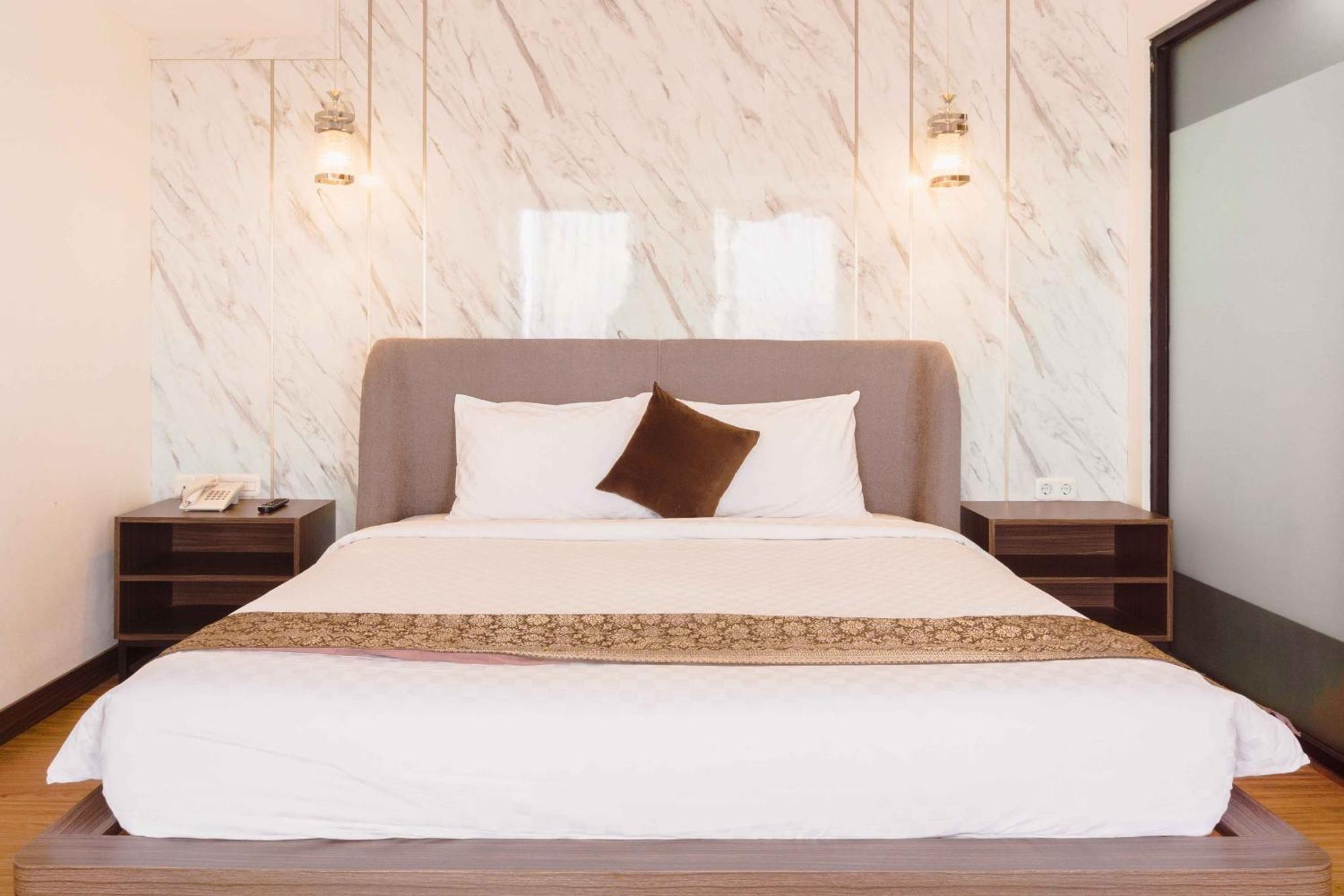 Fahira Hotel Syariah Букиттинги Экстерьер фото