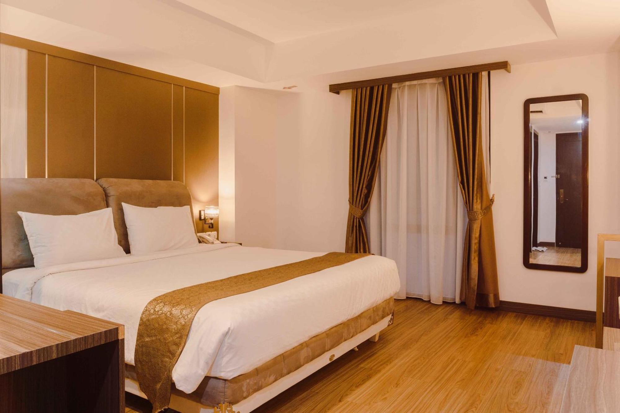 Fahira Hotel Syariah Букиттинги Экстерьер фото
