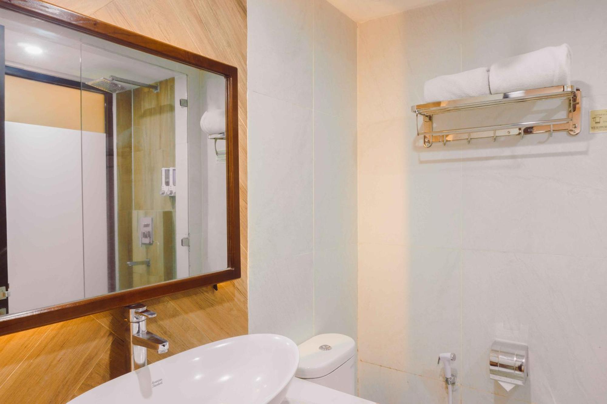 Fahira Hotel Syariah Букиттинги Экстерьер фото