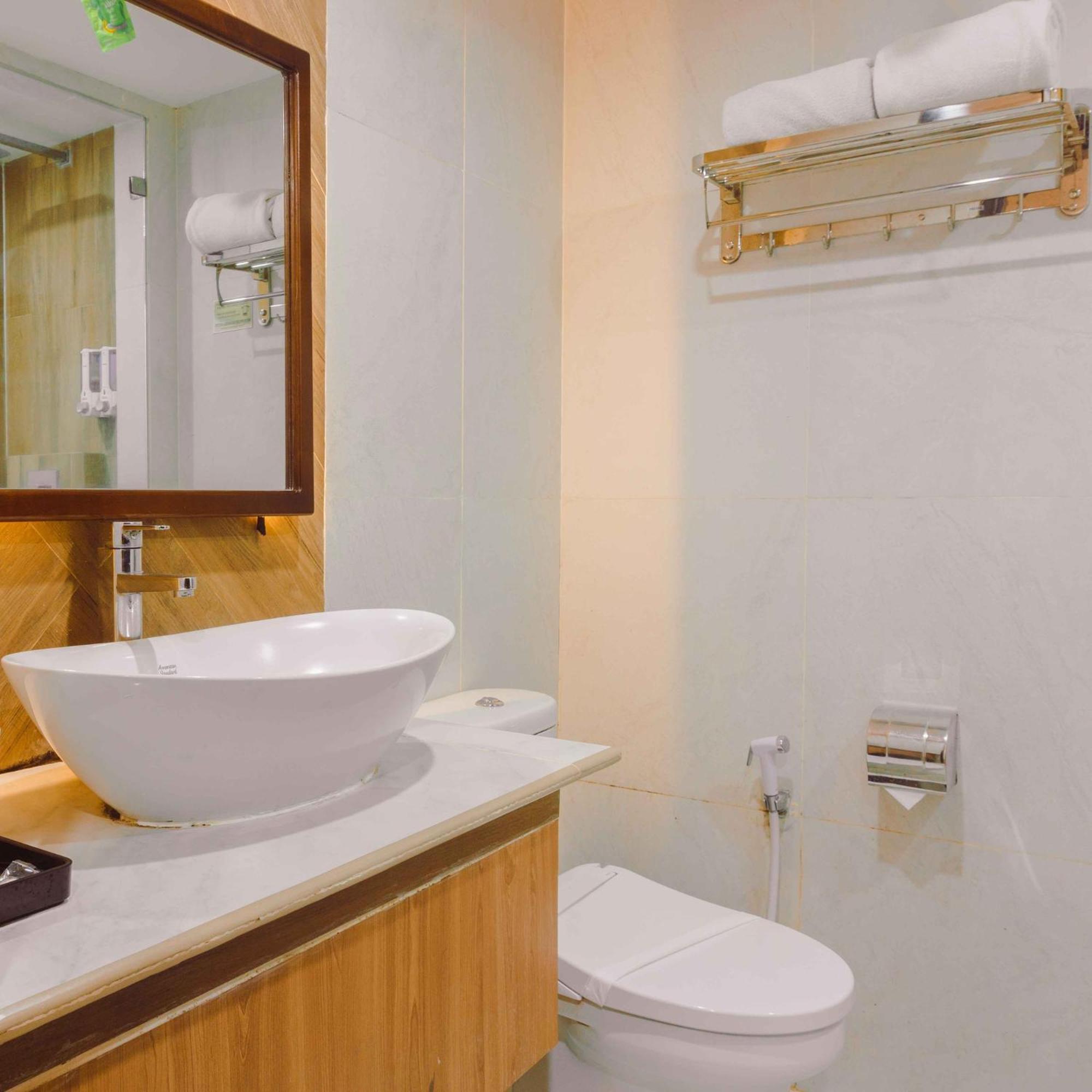Fahira Hotel Syariah Букиттинги Экстерьер фото